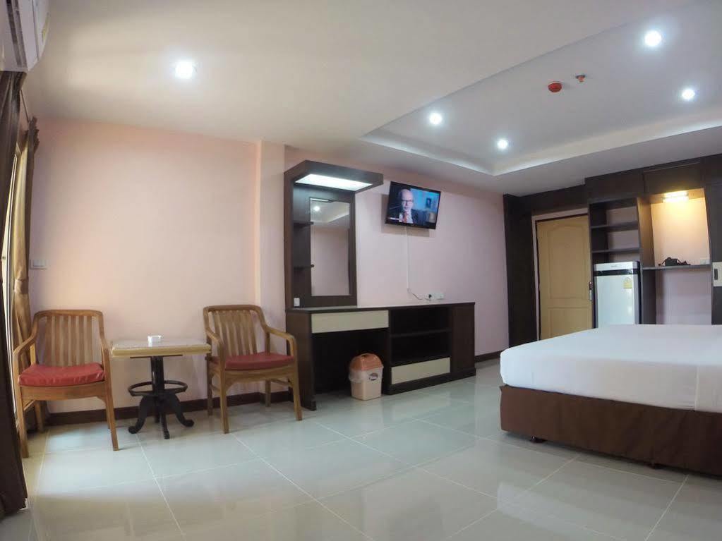 โรงแรมเอเอ พัทยา วิลล์ Pattaya ภายนอก รูปภาพ
