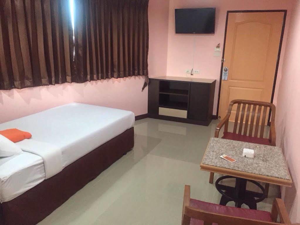 โรงแรมเอเอ พัทยา วิลล์ Pattaya ภายนอก รูปภาพ