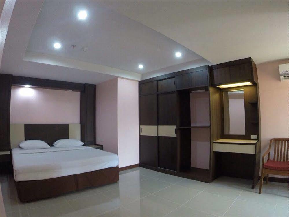 โรงแรมเอเอ พัทยา วิลล์ Pattaya ภายนอก รูปภาพ
